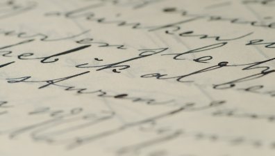 "Божествени думи": Как се е появила писмеността?