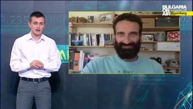 Италианец ще живее 1г. върху плаващ айсберг