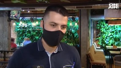 Ресторантьори искат: Сервитьорите без маски, на маса - повече от четирима