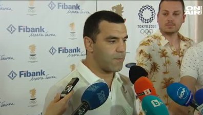 Първи: Женският национален отбор по борба замина за Токио