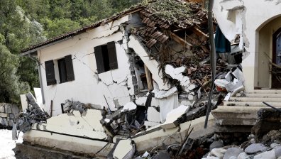 Най-малко 8 жертви на мощната буря, връхлетяла Италия и Франция (видео)