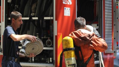 Възрастна жена е с множество изгаряния при взрив на газова бутилка в дома ѝ