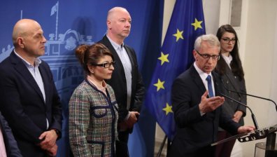 ГЕРБ-СДС и ПП-ДБ се обединиха за бюджета, вървим ли към редовно правителство?