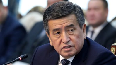 Президентът на Киргизстан хвърли оставка на фона на нестихващите протести