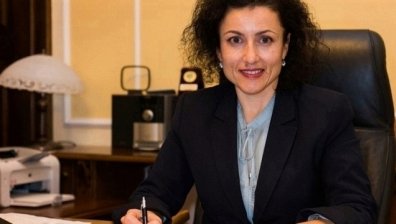 Уволнения след празненство в деня на национален траур
