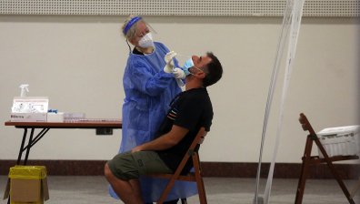 Четвъртата вълна в Гърция вече е факт, Делта вариантът превзема страната