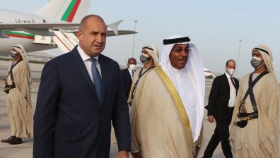 Радев: Разглежда възможностите за диверсификация чрез внос на газ и петрол от ОАЕ