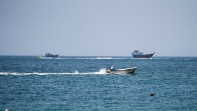 САЩ спряха ударите по Иран за втори ден, продължават преговорите за мир