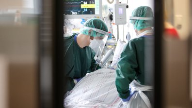 Лекар, работещ в Ковид отделение: Започнах да злоупотребявам с алкохола