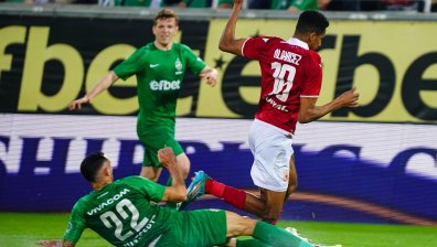 Битката за титлата е жива: ЦСКА изпусна "Лудогорец" в голов трилър в Разград