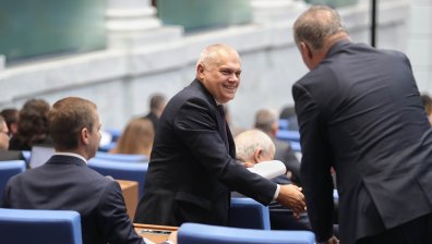 Депутатите решиха - дерогацията на руски петрол няма да отпадне в тридневен срок