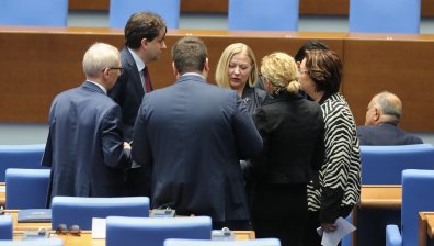 Изборният кодекс скара депутатите заради секциите в чужбина