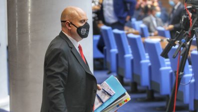 Главният прокурор Иван Гешев се самоизолира заради заразен член на семейството