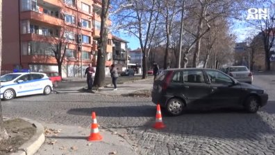 Пловдив: 80-годишна жена бе блъсната от автомобил на пешеходна пътека