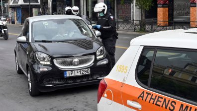 В Гърция ще ни глобяват, ако не спазваме странните забрани при шофиране