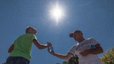 40-градусовите горещини предизвикаха десетки топлинни удари