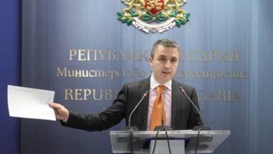 Николов: "Газпром" нарушава договора с България, имаме запаси поне за месец