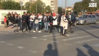 Близки на загинал в Русе пешеходец блокираха движението в града