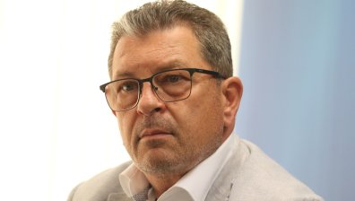 Директорът на Българския енергиен холдинг подаде оставка