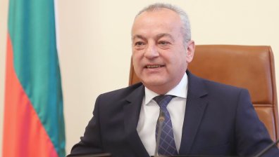 Донев с усмивка: Изборите в България са честни, но не трябва да бъдат чести