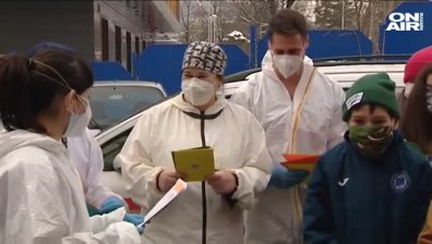 Ученици с подаръци и признателност към екипа на Александровска болница
