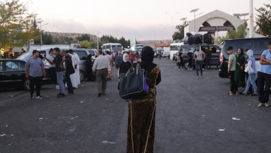 Сирийските военни гледат на бягащите от Ливан като на ходещи доларови банкноти