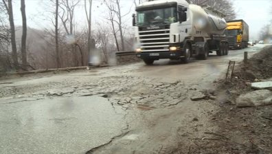 Има опасност от откъсване на елементи от тунел "Ечемишка"