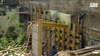 Варненска улица пропадна в изкоп на строеж
