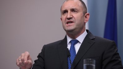 Радев към Борисов: Равно отдалечен съм от всички партии