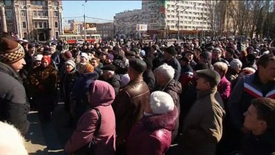 Властите в Крим готвят проект за приемане на рублата като официална валута