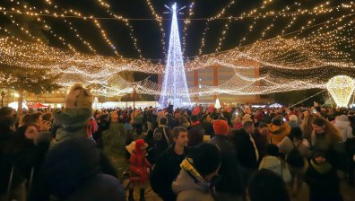 Десетки хора протегнаха ръка към каузата на Елин Пелин за повече семейства с бебета