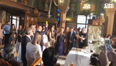 Няма бивш съдия: Младоженец извади жълт картон на булката