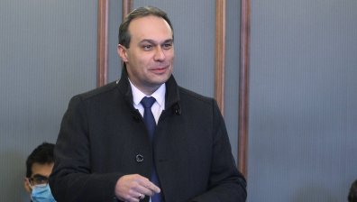 Предизвистена ли бе войната? Министър Заков коментира работата на службите