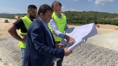 Министър Шишков ще инспектира строителството на участък 3 от "Хемус"