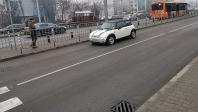 Наглост: Шофьори редовно карат в лента само за тролейбуси