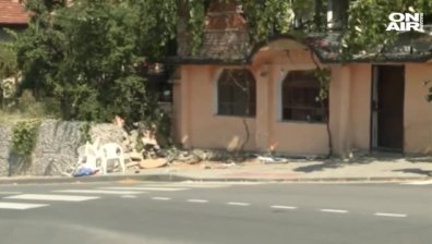 Шофьор се вряза в заведение в Дупница, един човек е загинал 