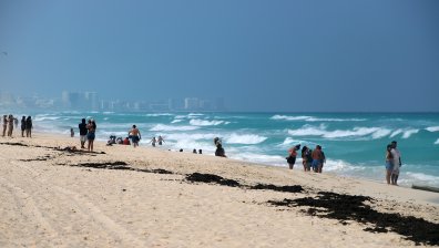 Ураганът "Берил" връхлетя мексиканския полуостров Юкатан