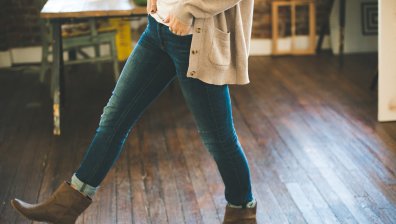 Тесни дънки - защо не трябва да ги носите и какви са опасностите за здравето?