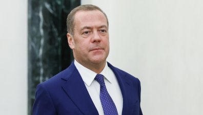 Медведев: САЩ отново показаха истинското си лице, като започнаха атака срещу Иран