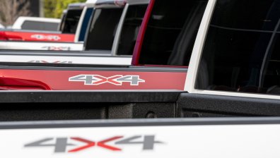 Няколкостотин пикапа зарязани на поле, без да са изминали и 1 км