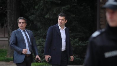 Радев към ПП-ДБ: Докъде ще стигнете с политическия компромис. Петков: Без подкрепа за ГЕРБ-СДС