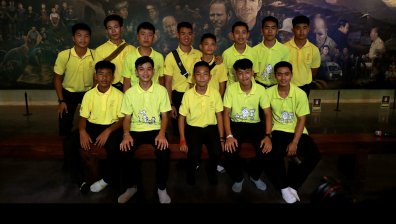 Футболистите от пещерата-капан в Тайланд изписали стените ѝ