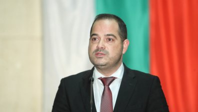 Министър Калин Стоянов е завел дело срещу журналисти: Не познавам Нотариуса