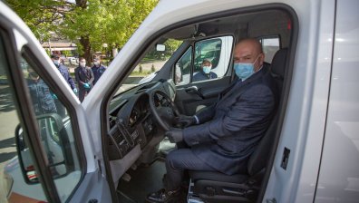 8 починали и 151 новозаразени при направени 8649 теста
