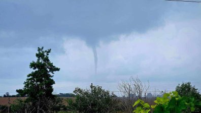 Торнадо се изви над Черно море (+СНИМКИ)