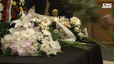 Стотици си казаха последно сбогом с Тончо Русев
