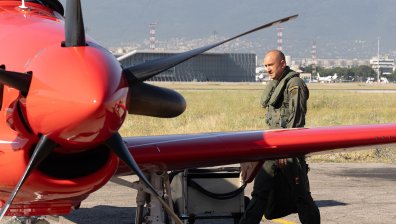 Румен Радев направи демонстрационен полет над София (+СНИМКИ)
