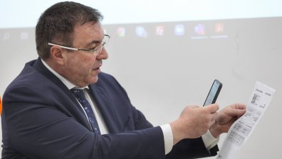 Сертификатът за ваксинация и е-здравното досие са факт, Ангелов ги представи (+СНИМКИ)