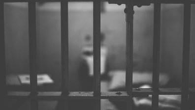 2 г. затвор за 58-годишен мъж, блудствал с малолетно момиче