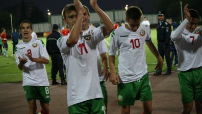 Треньорът приземява юношите след 1:0 над Испания